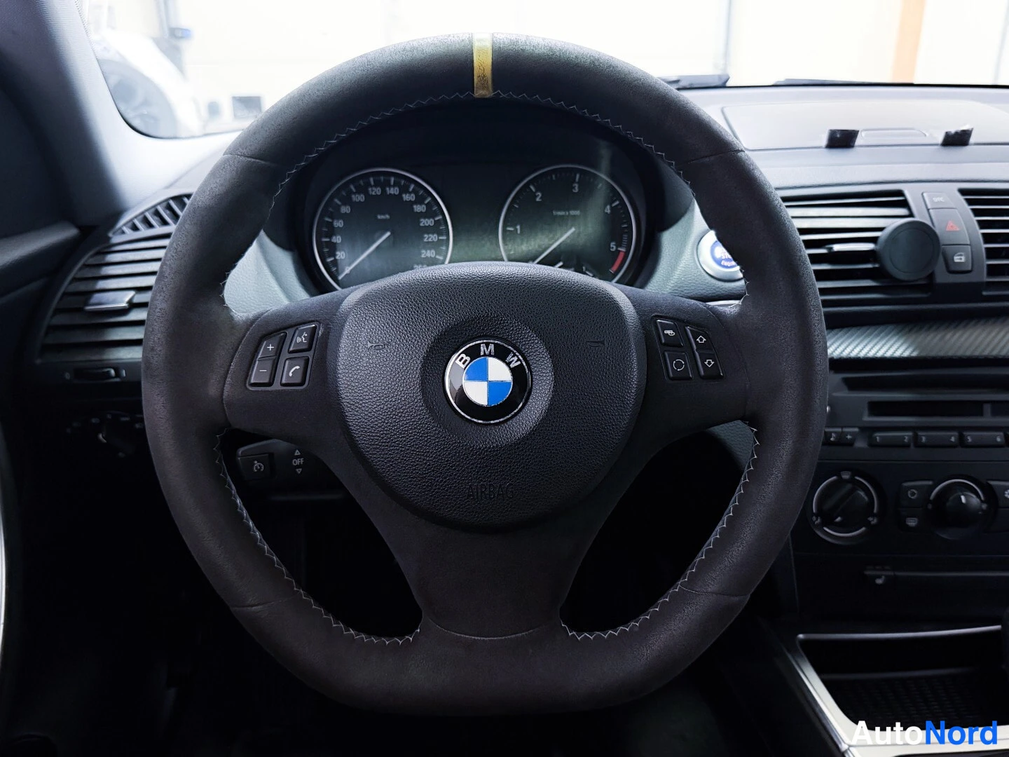 Blue BMW 123d 2008, detail, photo 13