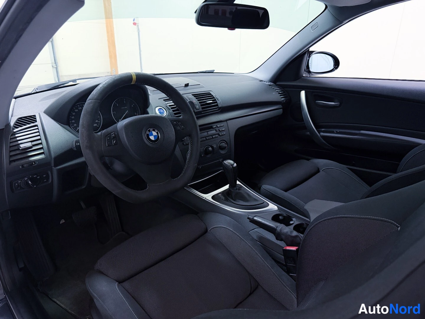 Blue BMW 123d 2008, cockpit, photo 7