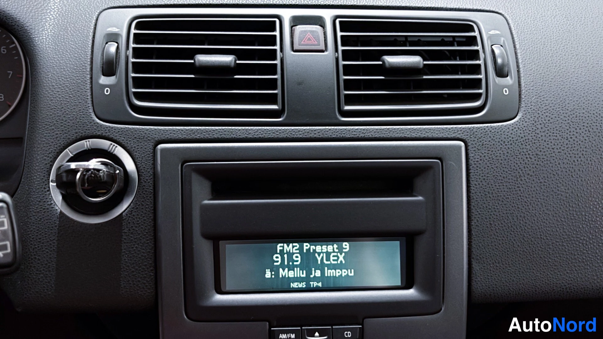 Silver Volvo V50 2007, cockpit, photo 8