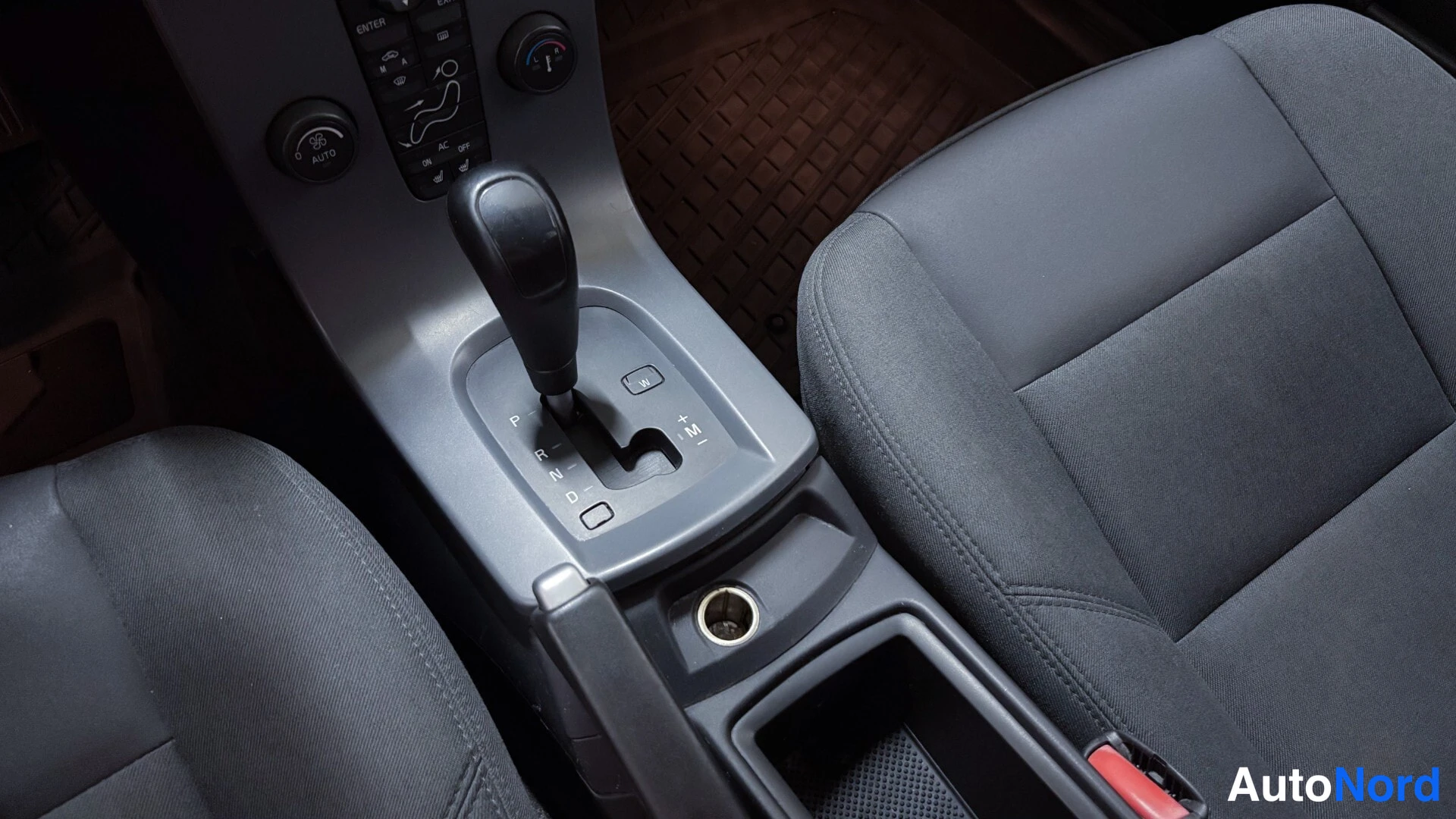 Silver Volvo V50 2007, detail, photo 19