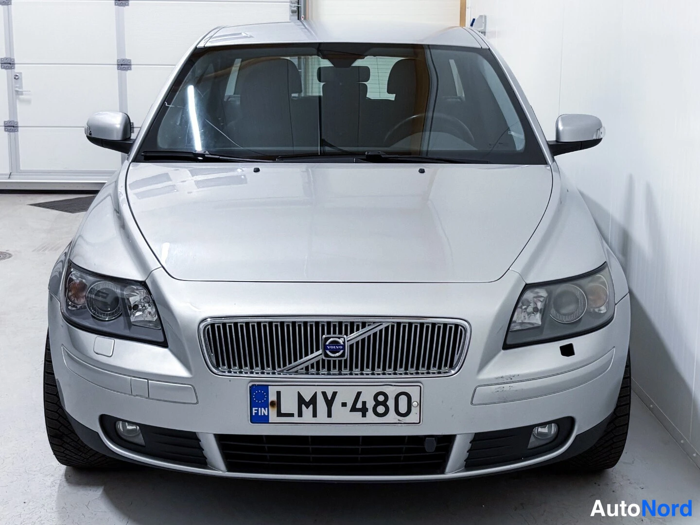 Silver Volvo V50 2007, front, photo 3