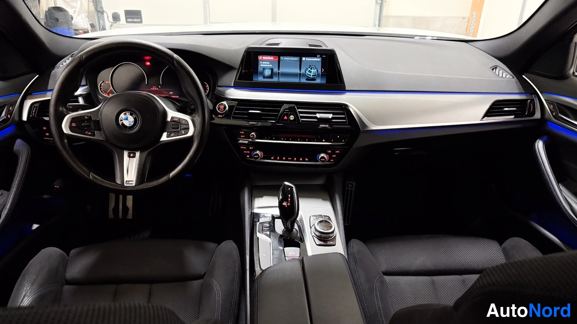 White BMW 520d 2017, cockpit, photo 8