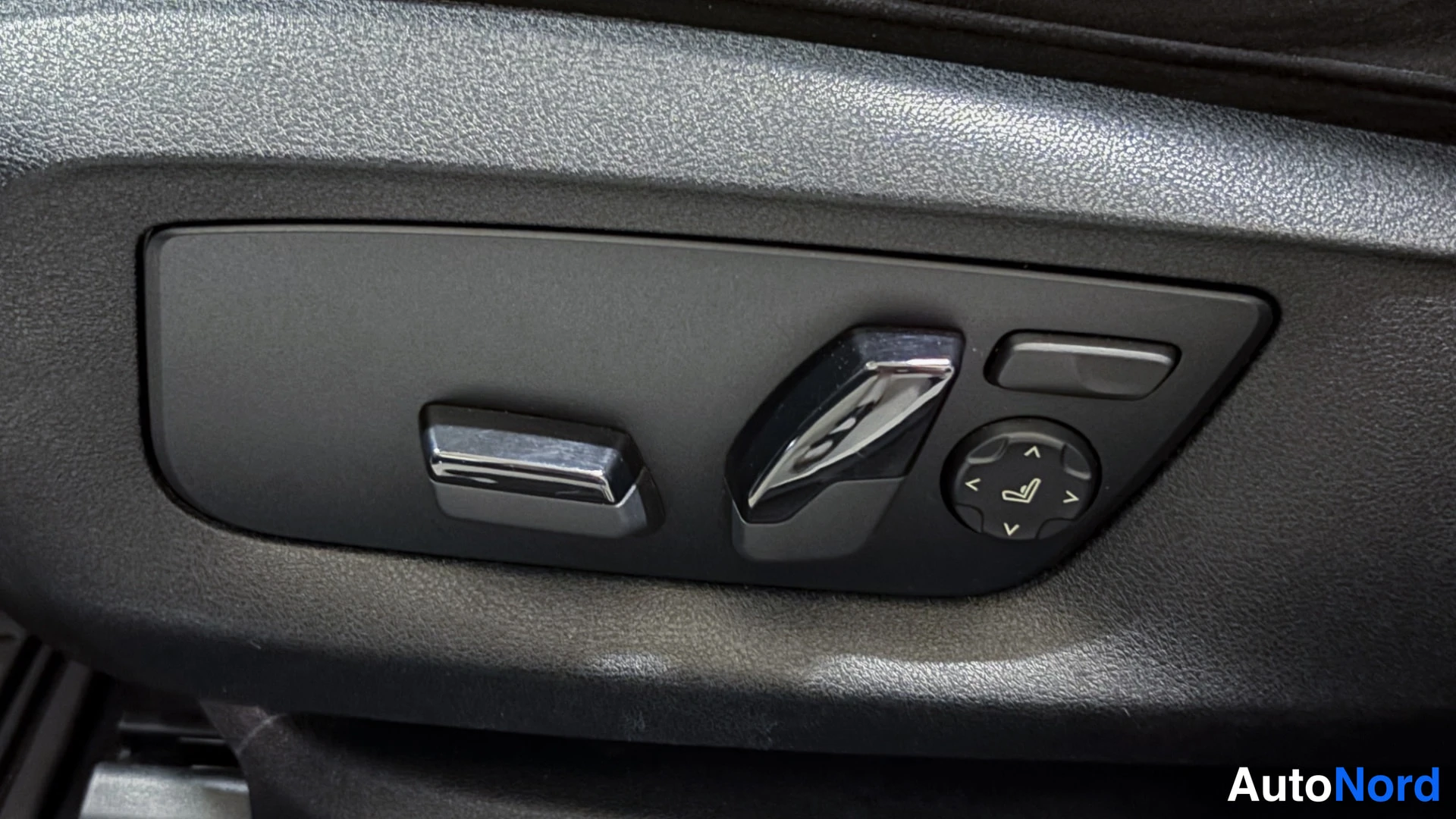 White BMW 520d 2017, detail, photo 16