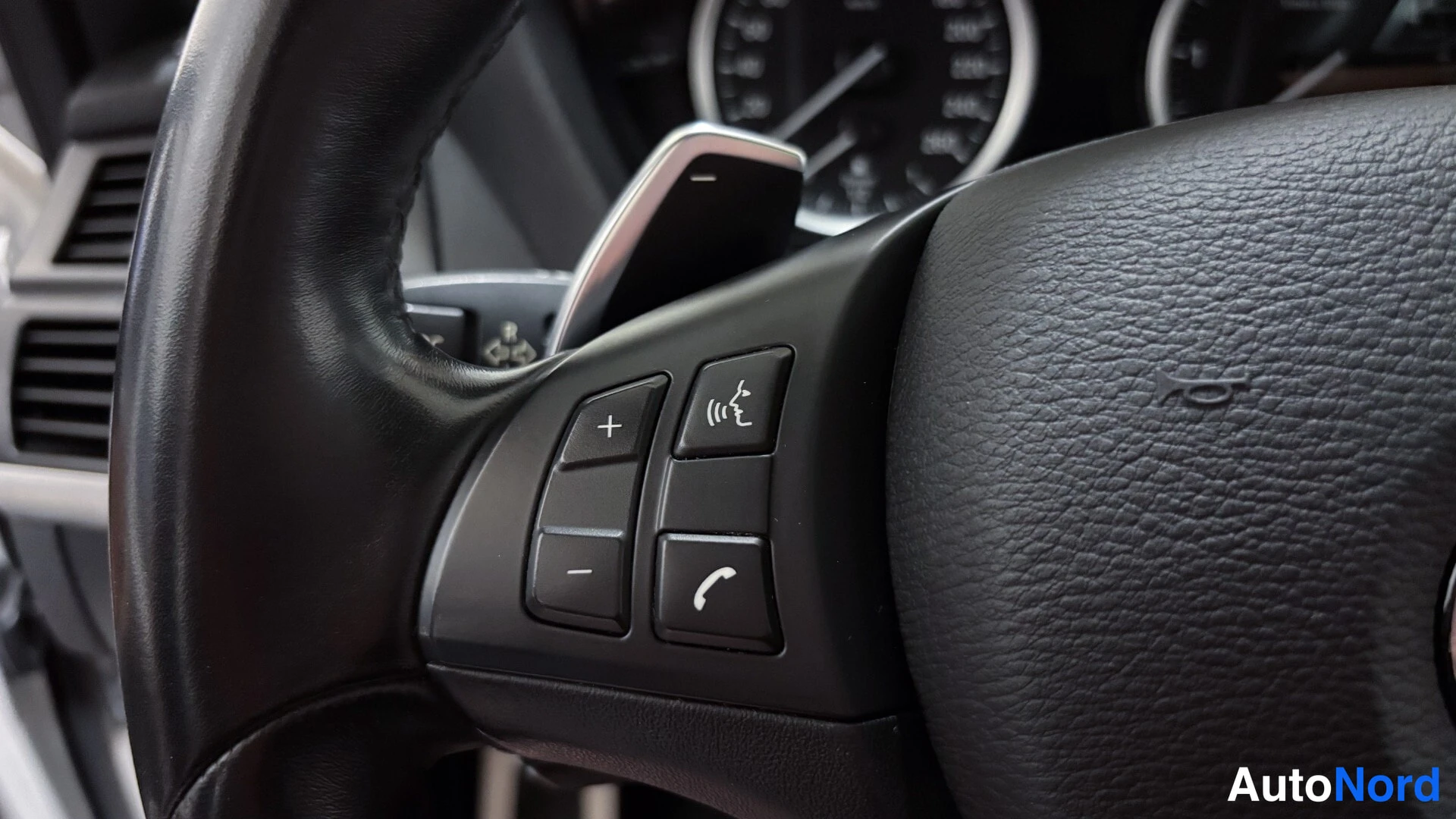 White BMW X6 2013, detail, photo 20