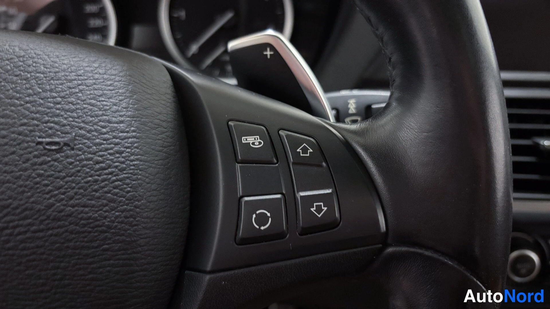 White BMW X6 2013, detail, photo 21