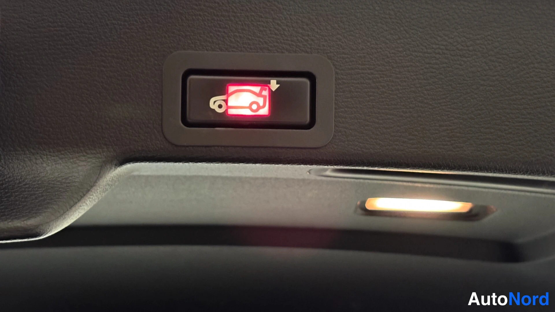 White BMW X6 2013, detail, photo 30
