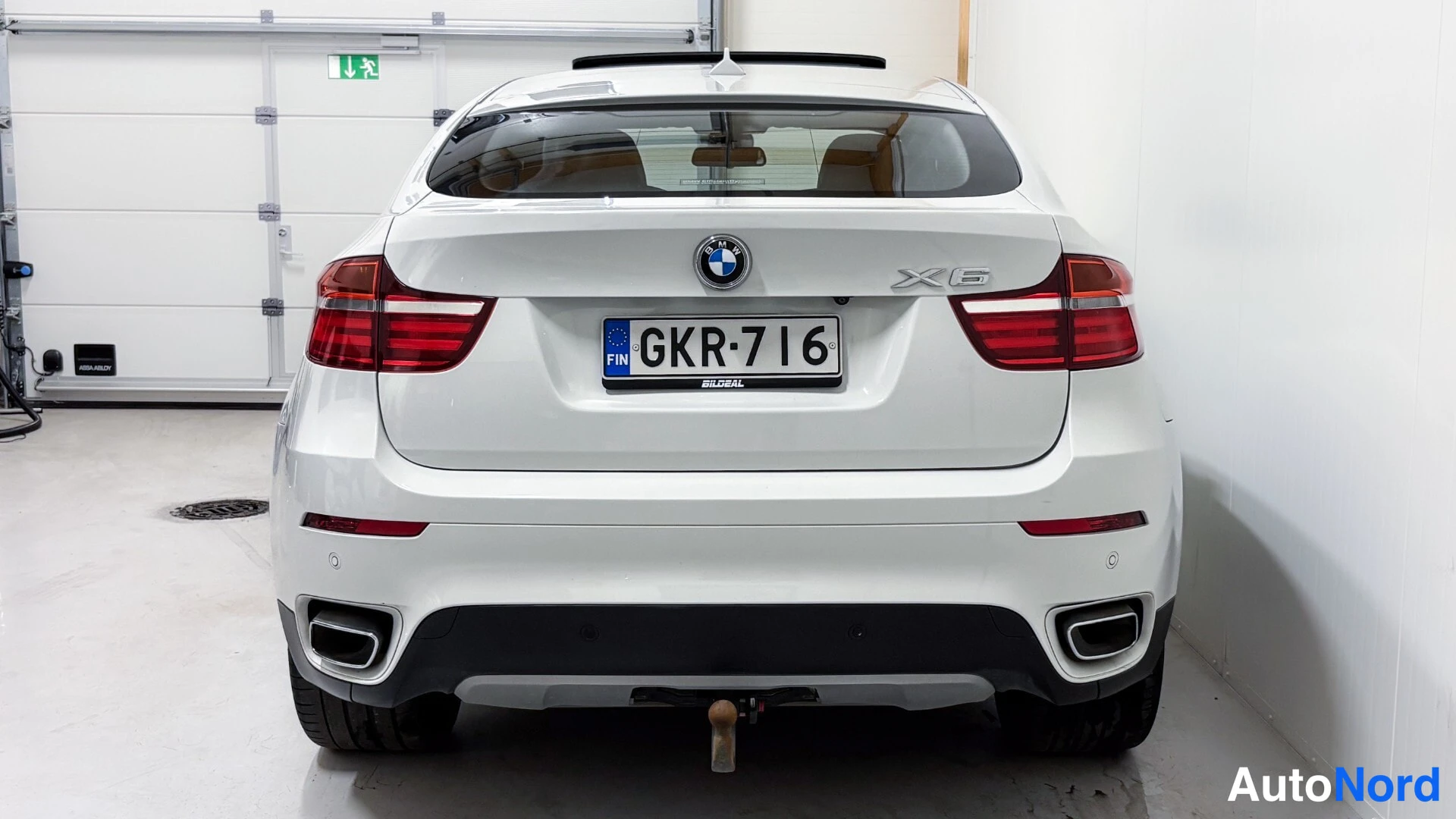 White BMW X6 2013, rear, photo 6