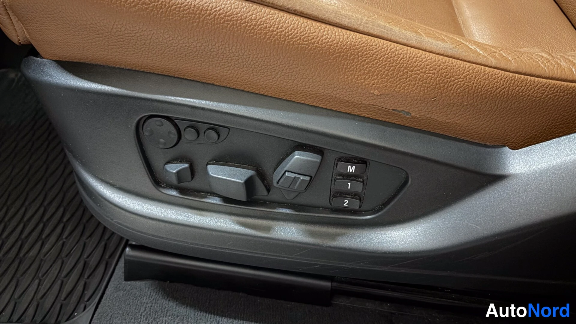 White BMW X6 2013, detail, photo 14