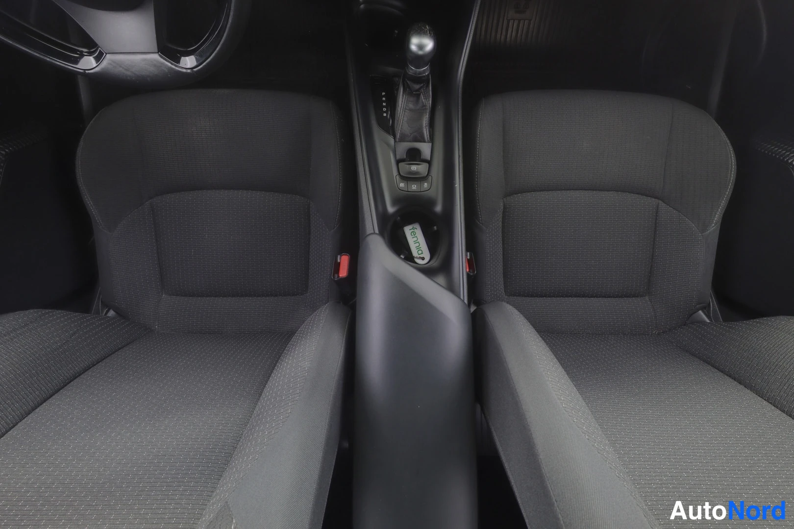 Harmaa Toyota C-HR 2018, etuistuimet, kuva 15