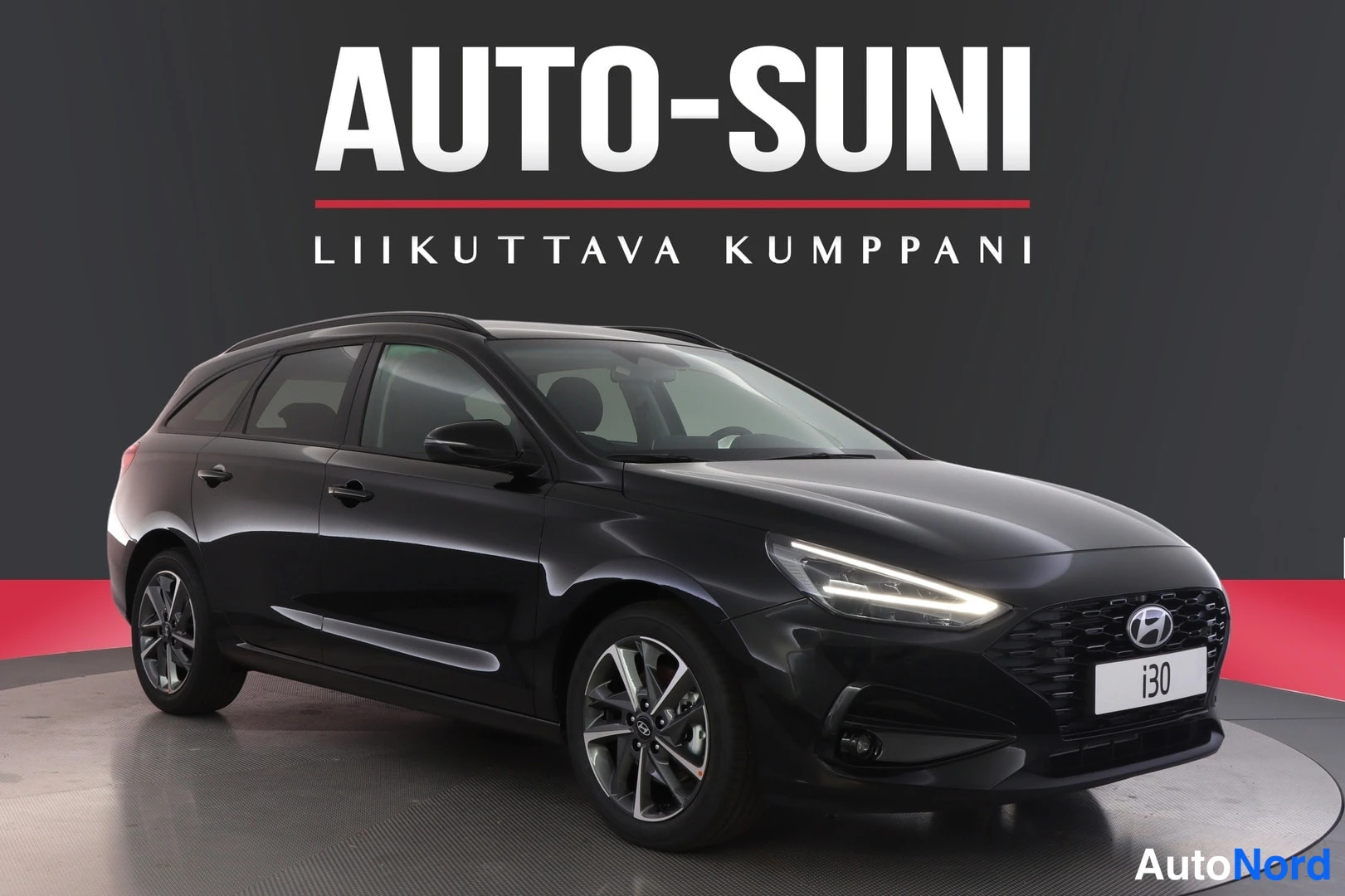 Musta Hyundai i30 2026, etuviisto, keula oikealle, kuva 4