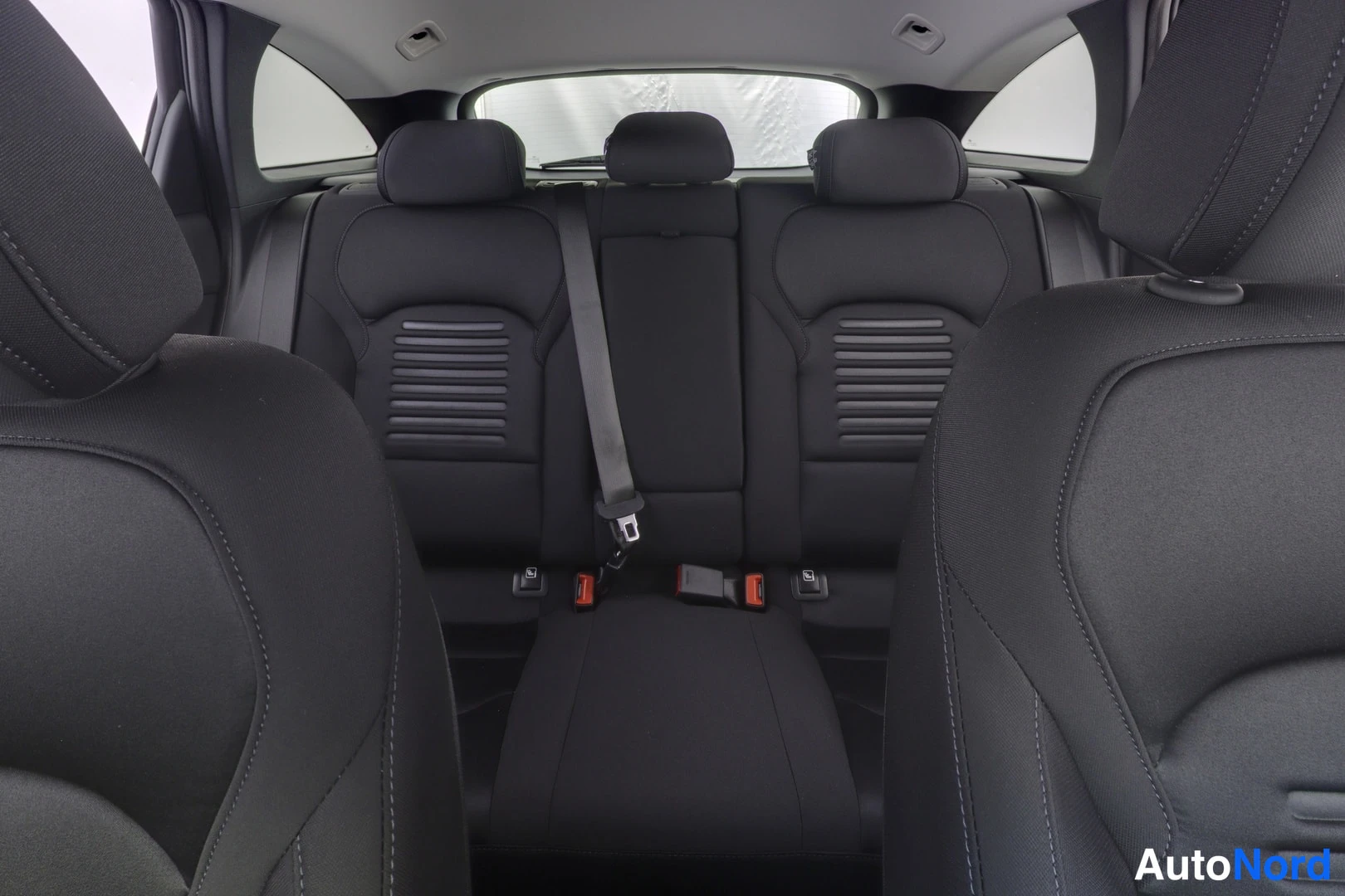 Musta Hyundai i30 2026, takaistuimet, kuva 11