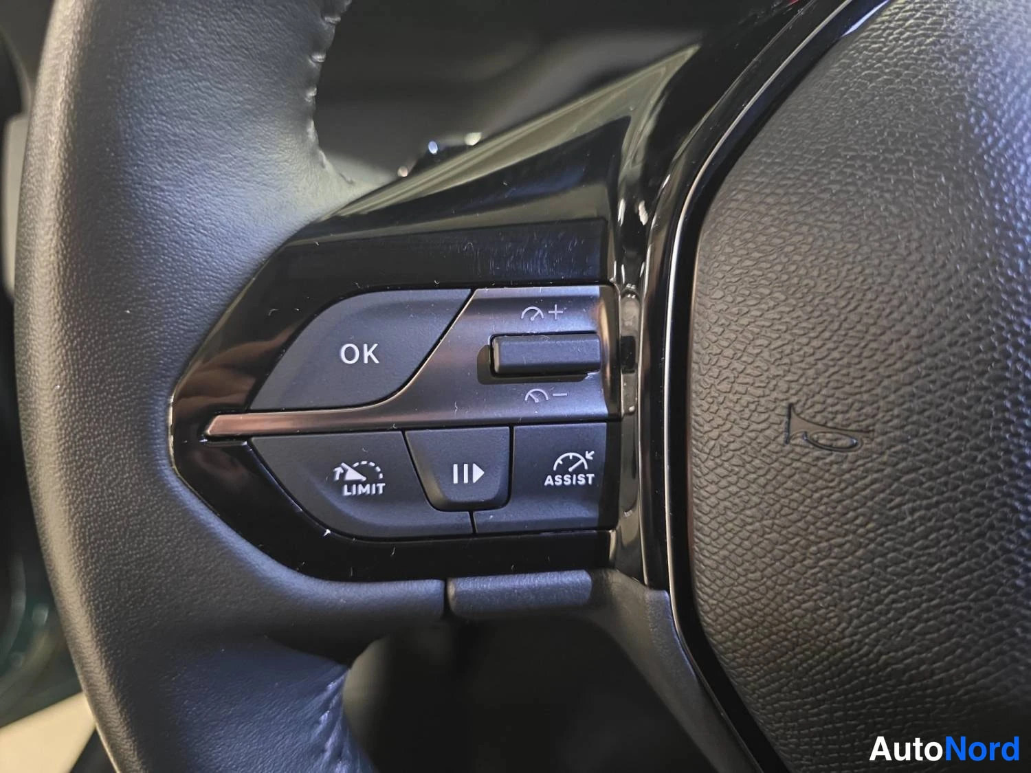 Sininen Peugeot 308 2022, yksityiskohta, kuva 22