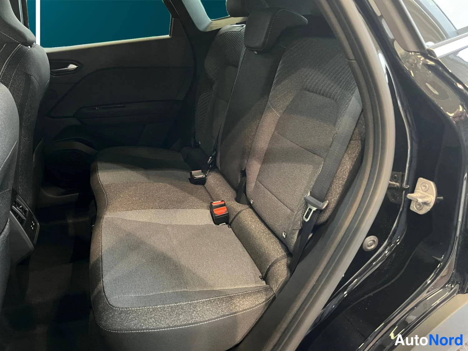 Musta Renault Symbioz 2026, takaistuimet, kuva 12