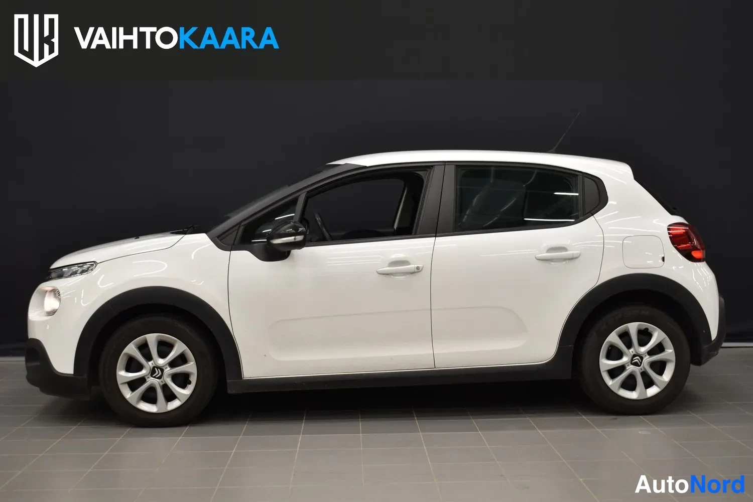 Valkoinen Citroen C3 2020, sivulta, kuva 2