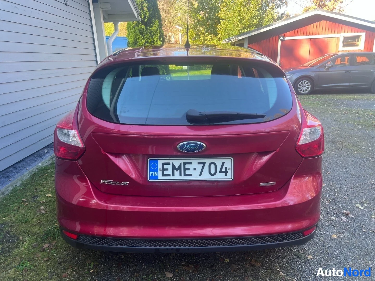 Red Ford Focus 2012, rear, photo 5