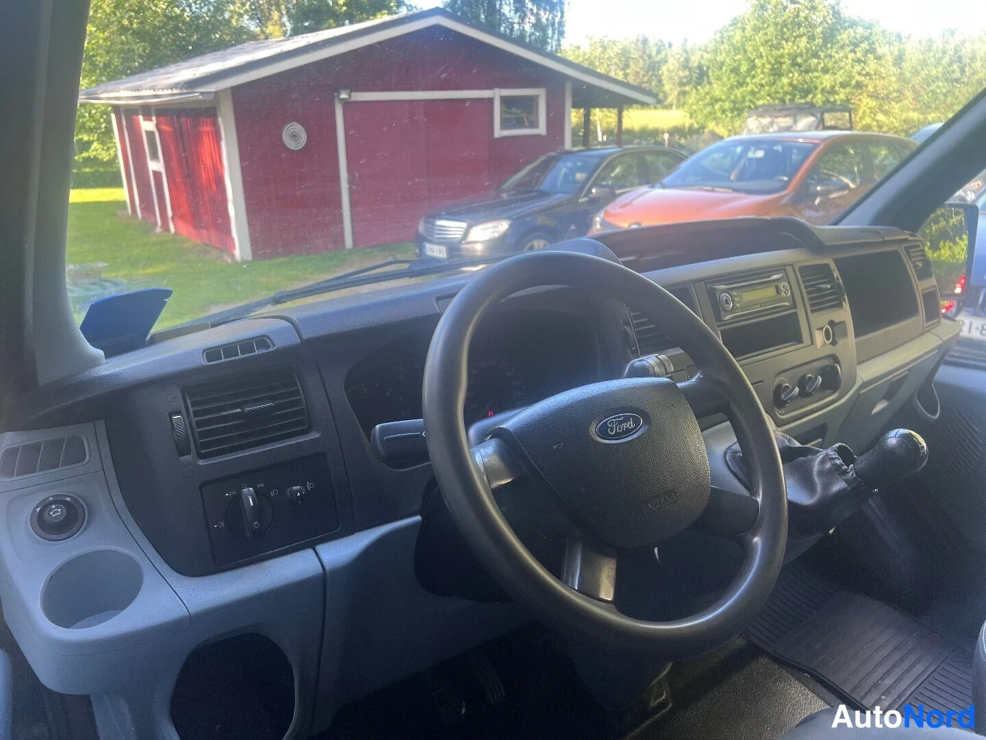 Blue Ford Transit 2007, cockpit, photo 7