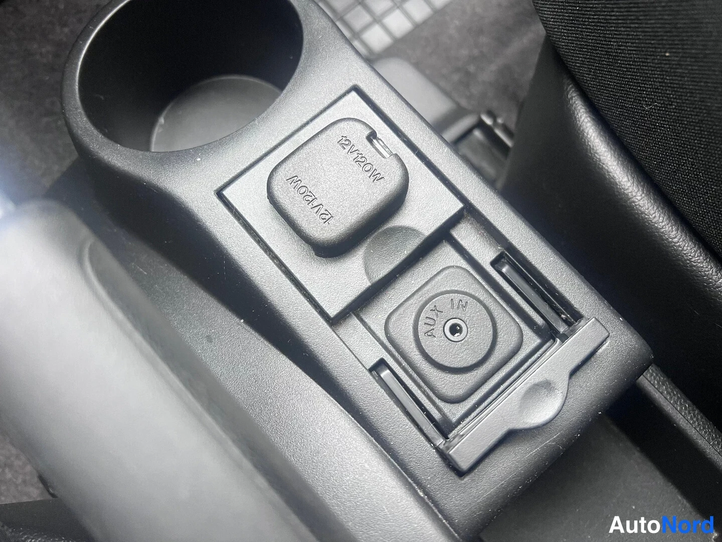 Grey Mazda 2 2010, detail, photo 11