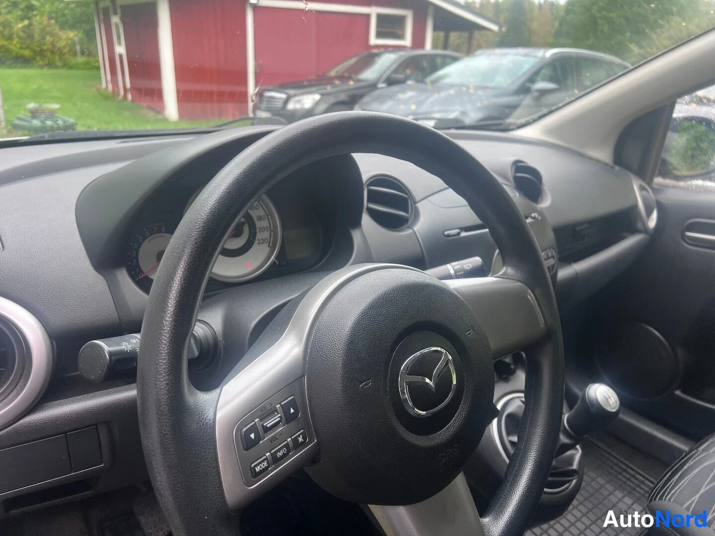 Grey Mazda 2 2010, cockpit, photo 7