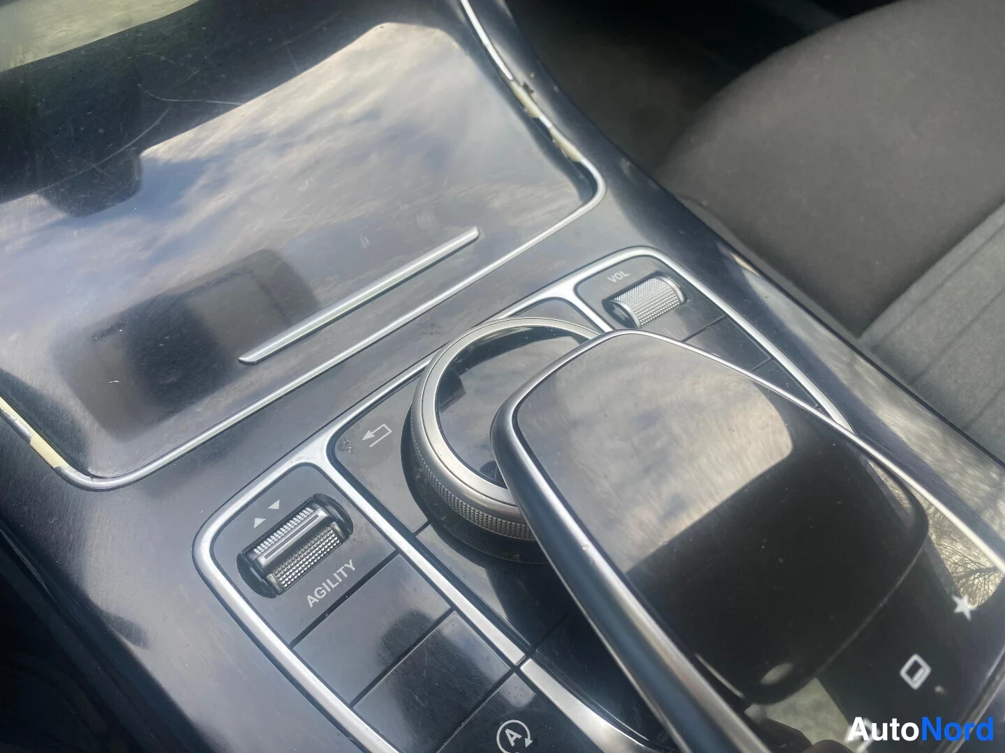 Blue Mercedes-Benz C 200 BlueTEC 2015, detail, photo 18
