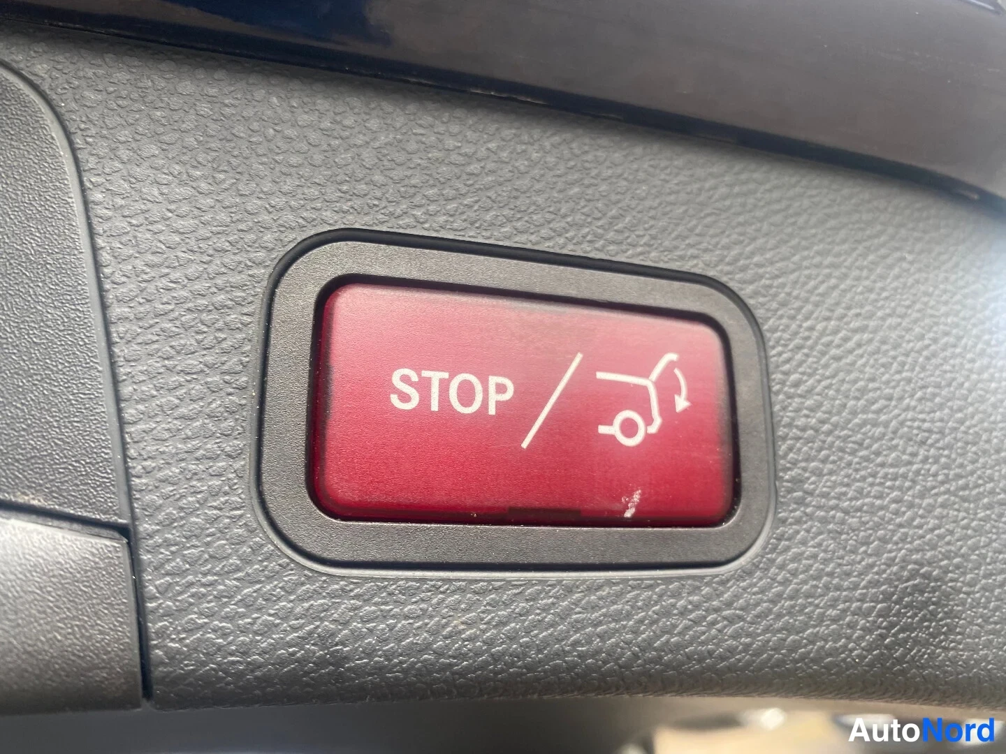 Blue Mercedes-Benz C 200 BlueTEC 2015, detail, photo 9