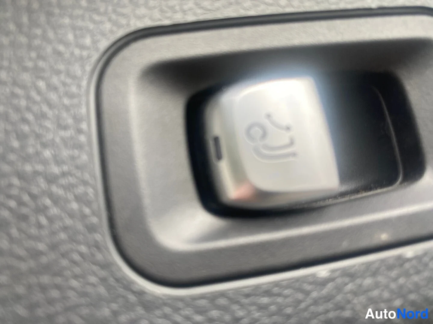 Blue Mercedes-Benz C 200 BlueTEC 2015, detail, photo 17
