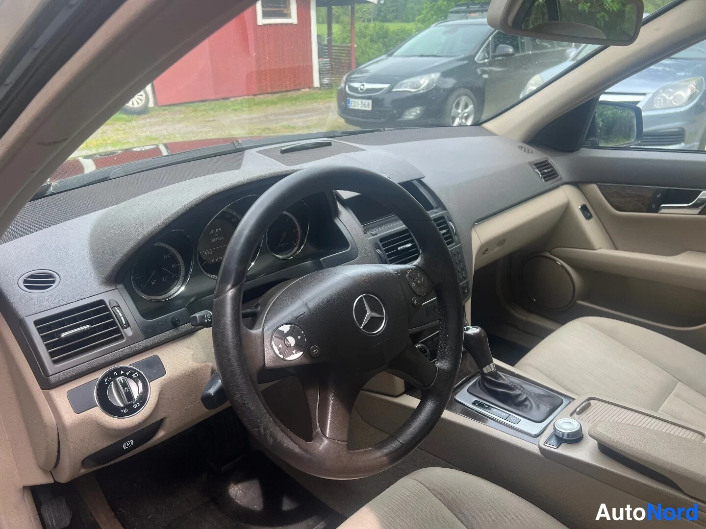 Black Mercedes-Benz C 200 CDI 2010, cockpit, photo 6