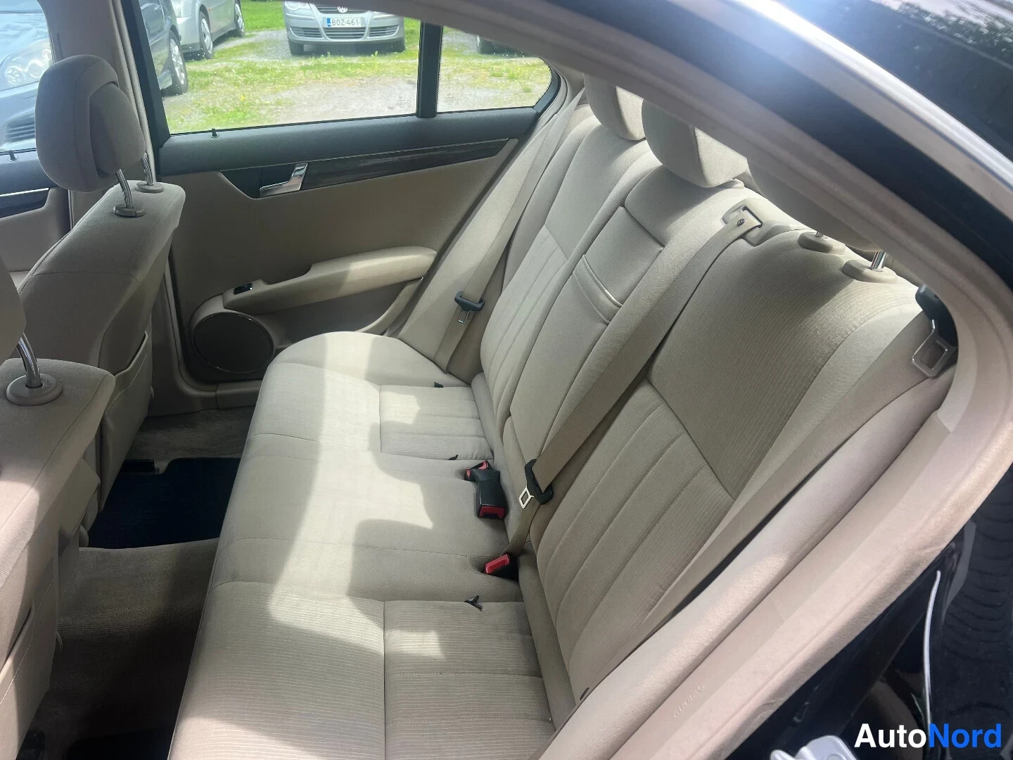 Black Mercedes-Benz C 200 CDI 2010, rear seats, photo 8