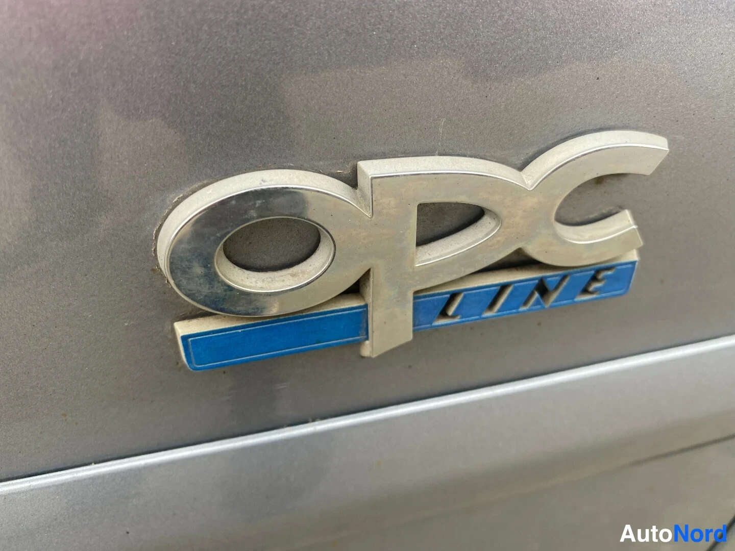 Silver Opel Vectra 2008, detail, photo 10
