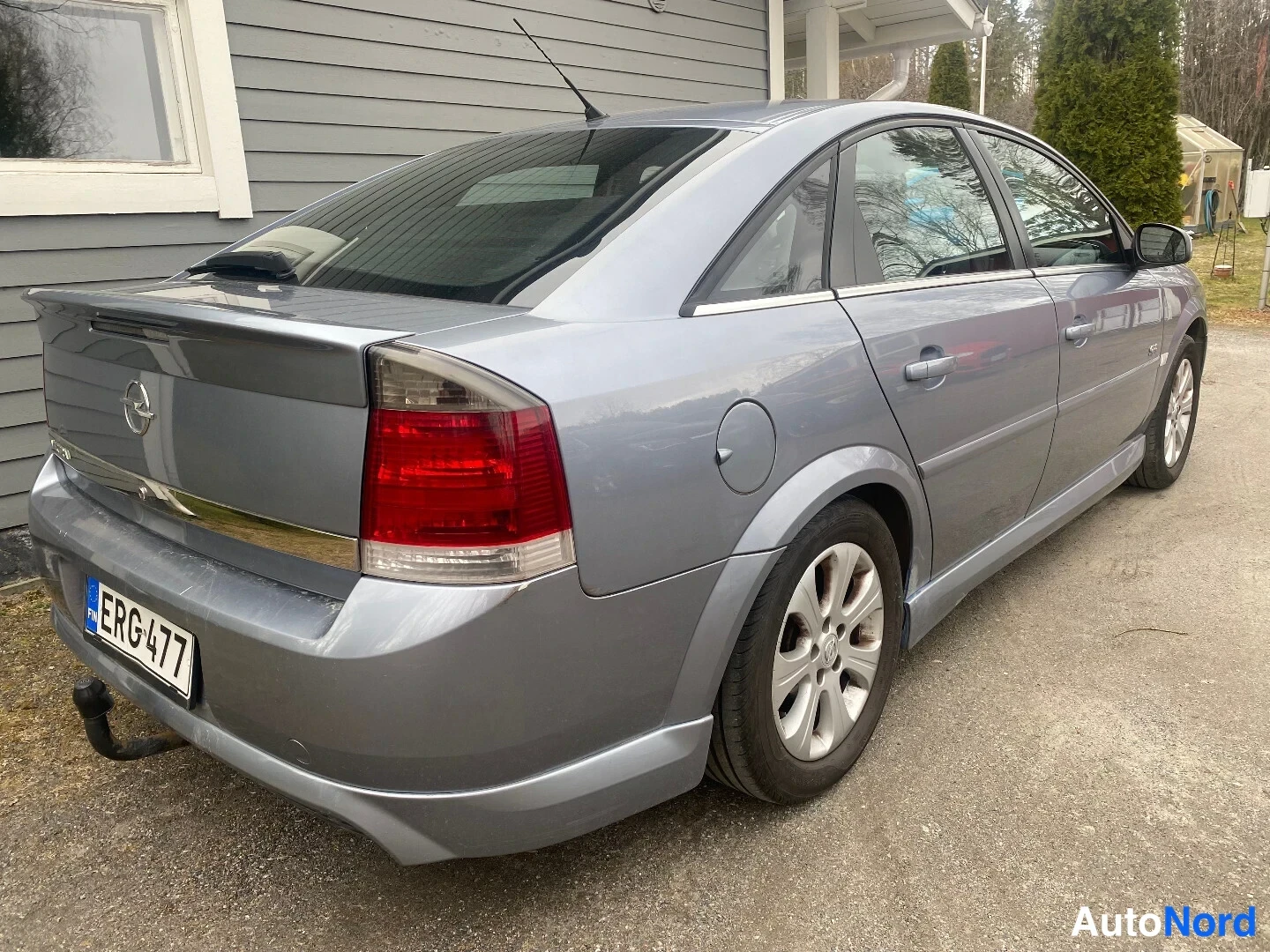 Silver Opel Vectra 2008, rear three-quarter, photo 3
