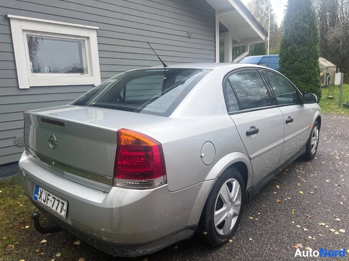 Silver Opel Vectra 2003, rear three-quarter, photo 3