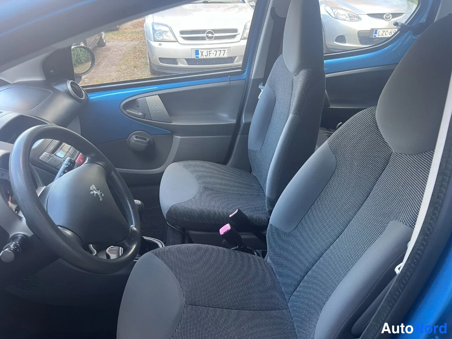 Blue Peugeot 107 2008, front seats, photo 7