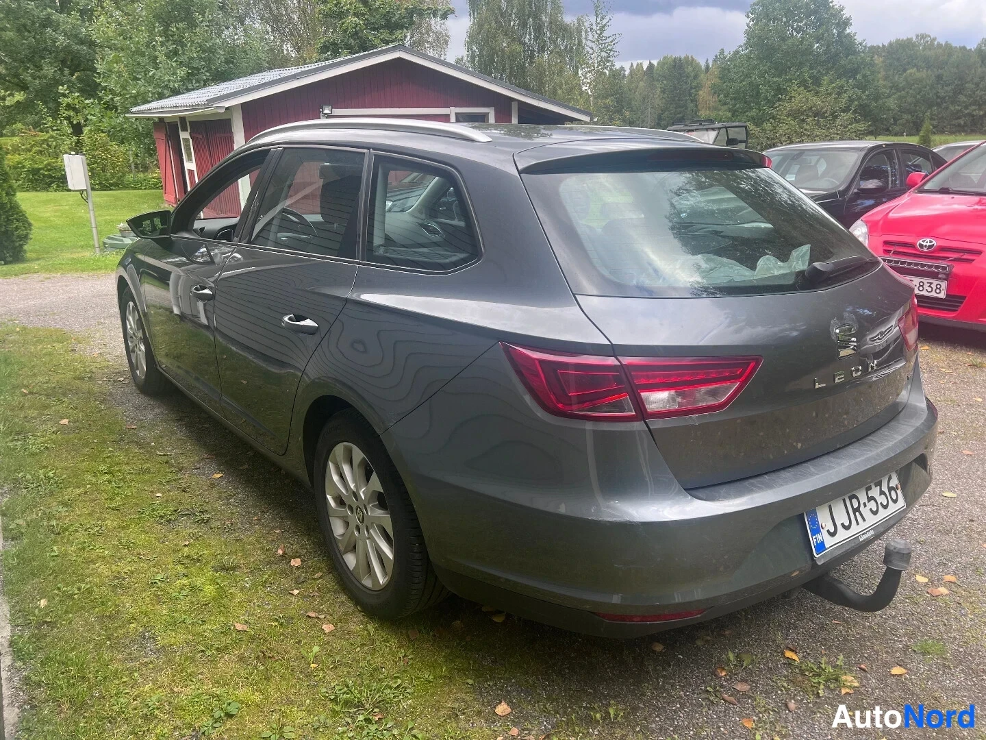 Grey Seat Leon ST 2015, rear three-quarter, photo 3
