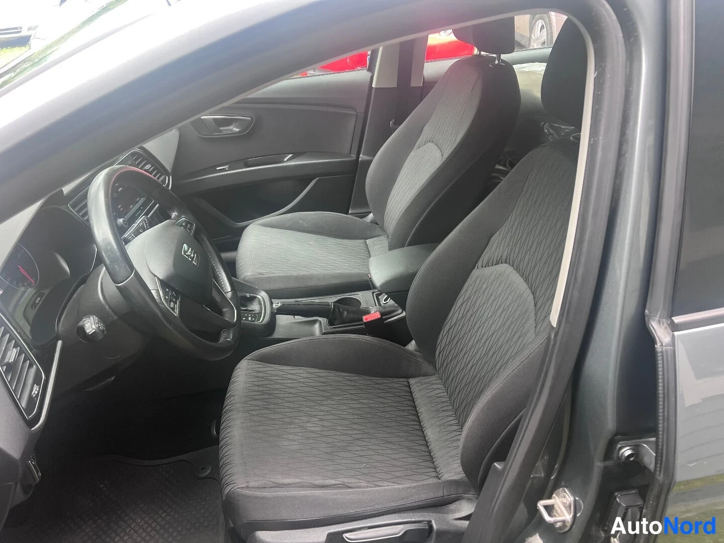 Grey Seat Leon ST 2015, front seats, photo 6
