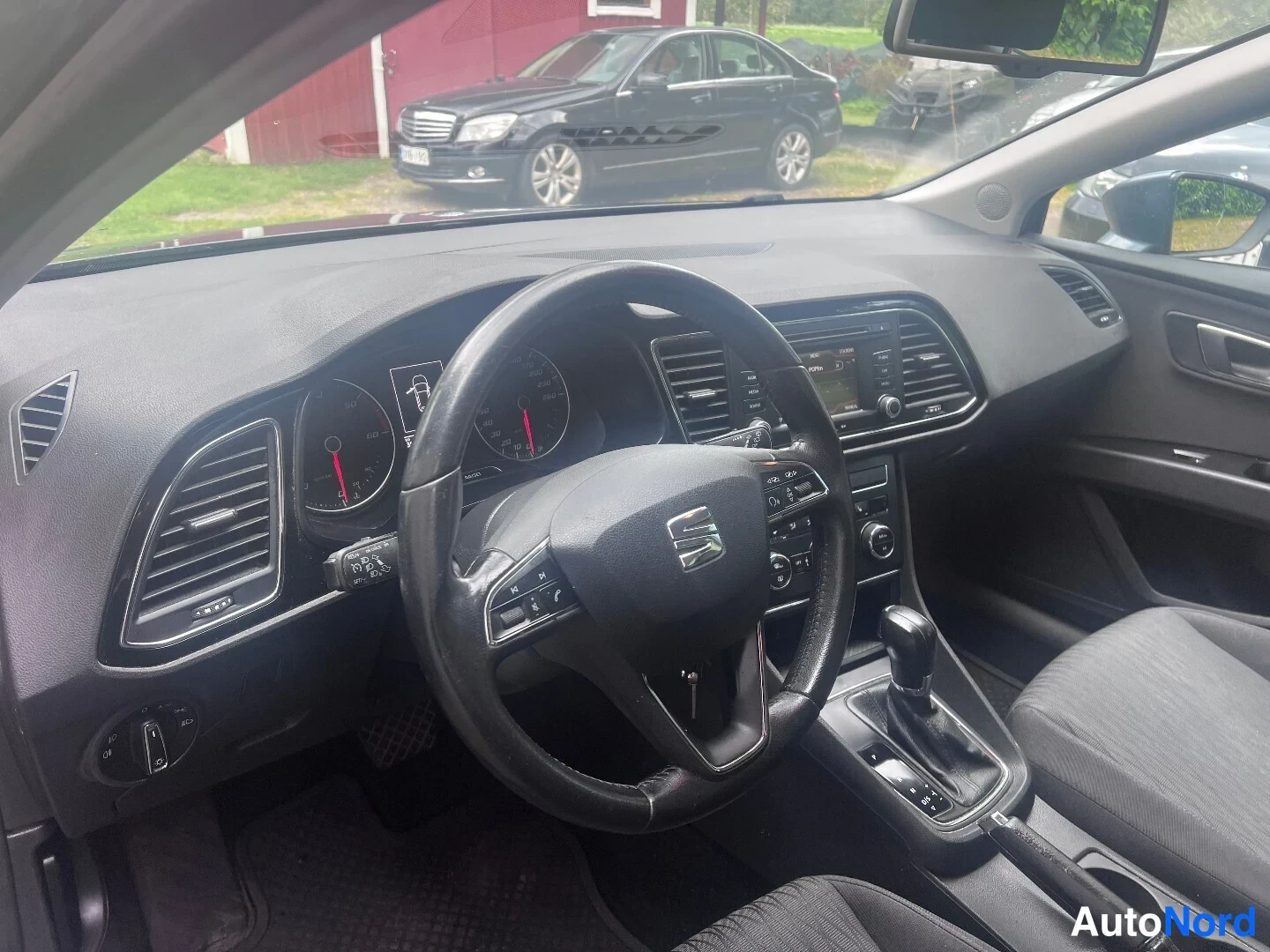 Grey Seat Leon ST 2015, cockpit, photo 5
