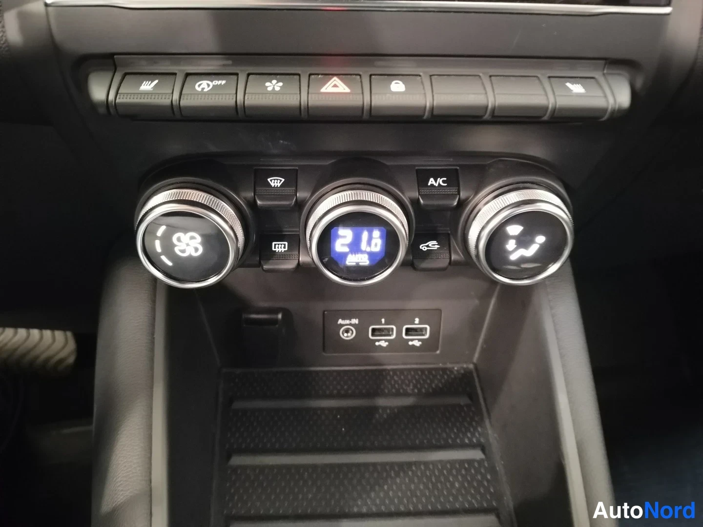 Sininen Renault Captur 2021, yksityiskohta, kuva 23