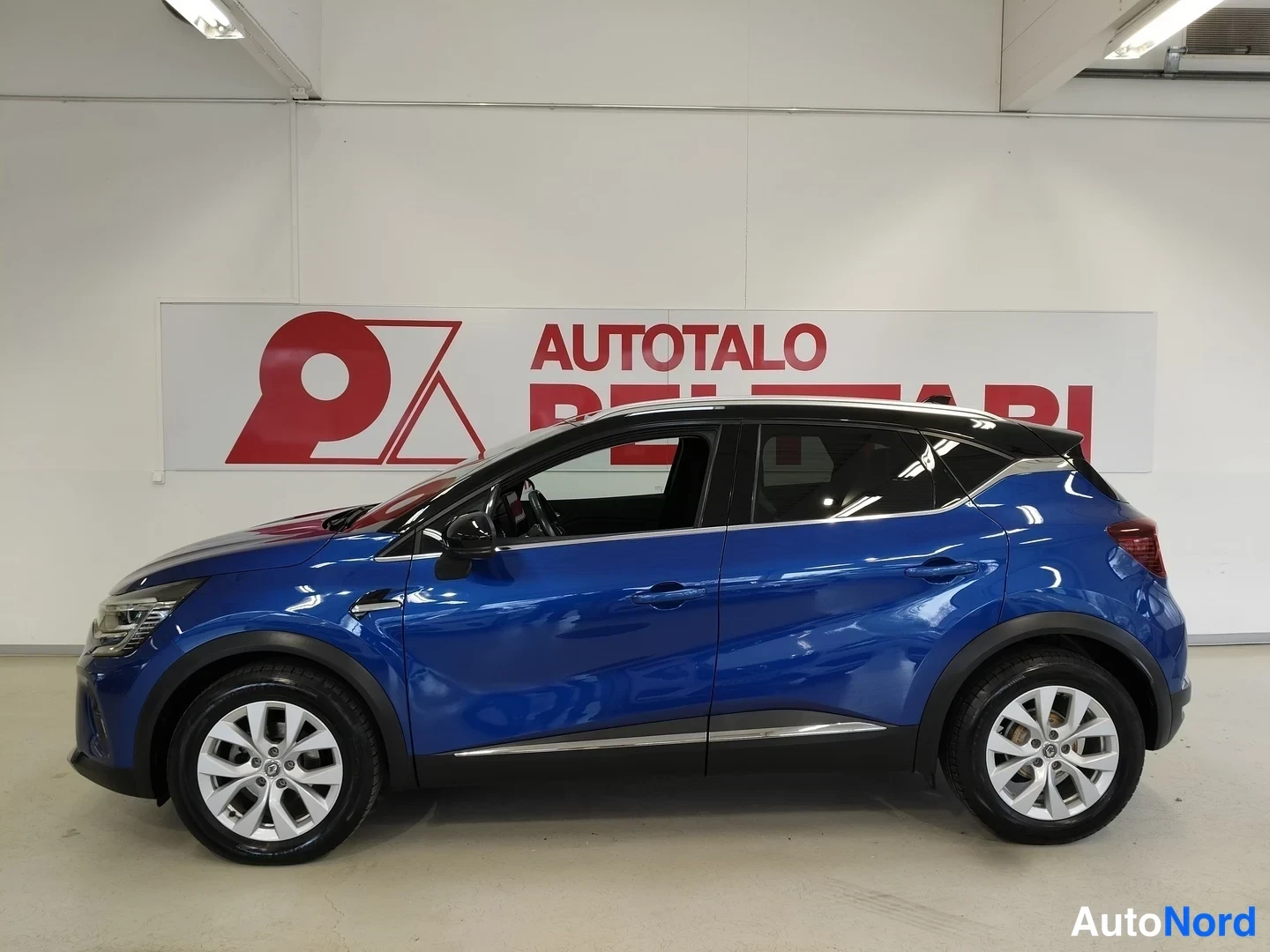 Sininen Renault Captur 2021, sivulta, kuva 5
