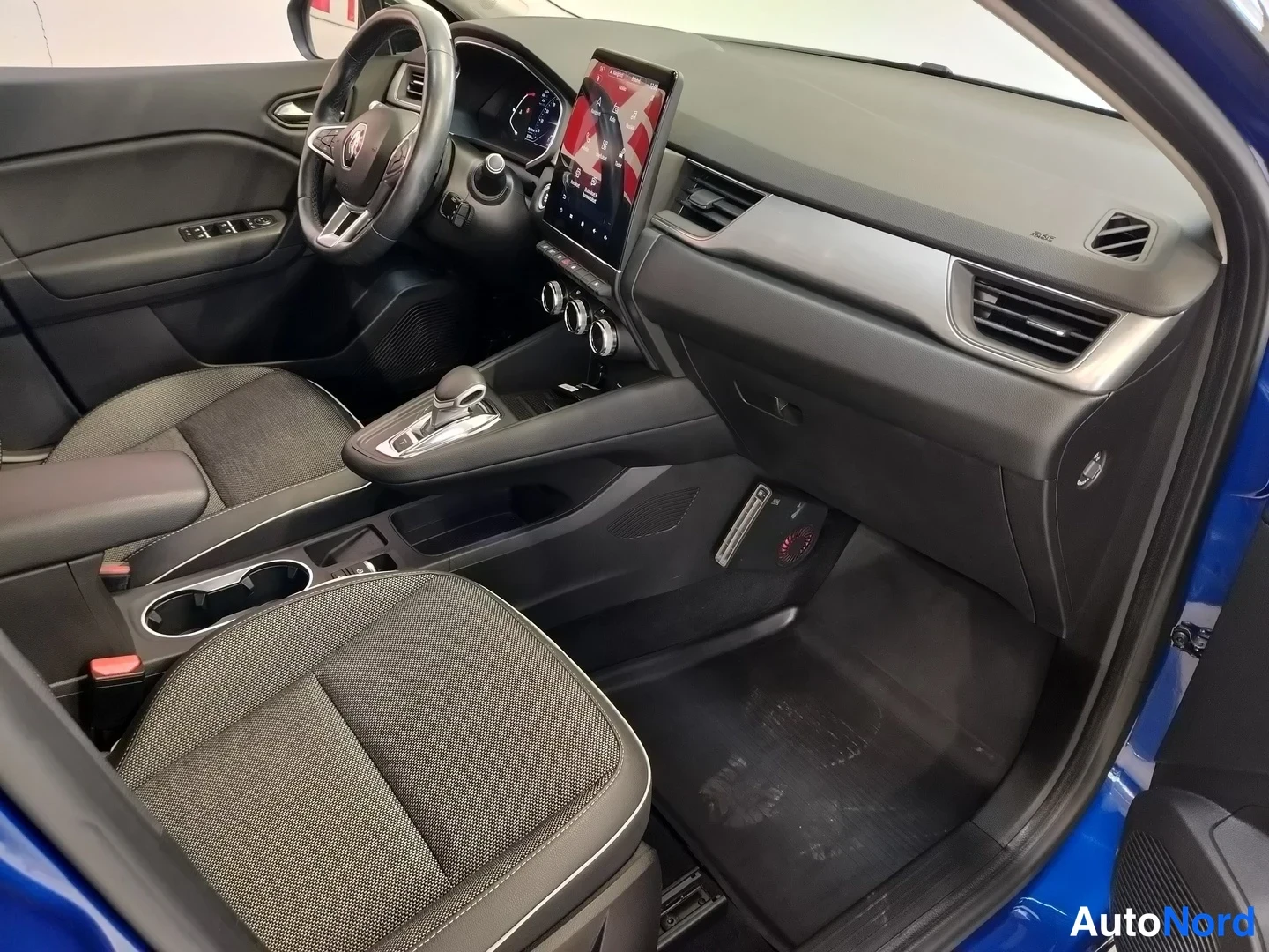 Sininen Renault Captur 2021, ohjaamo, kuva 10
