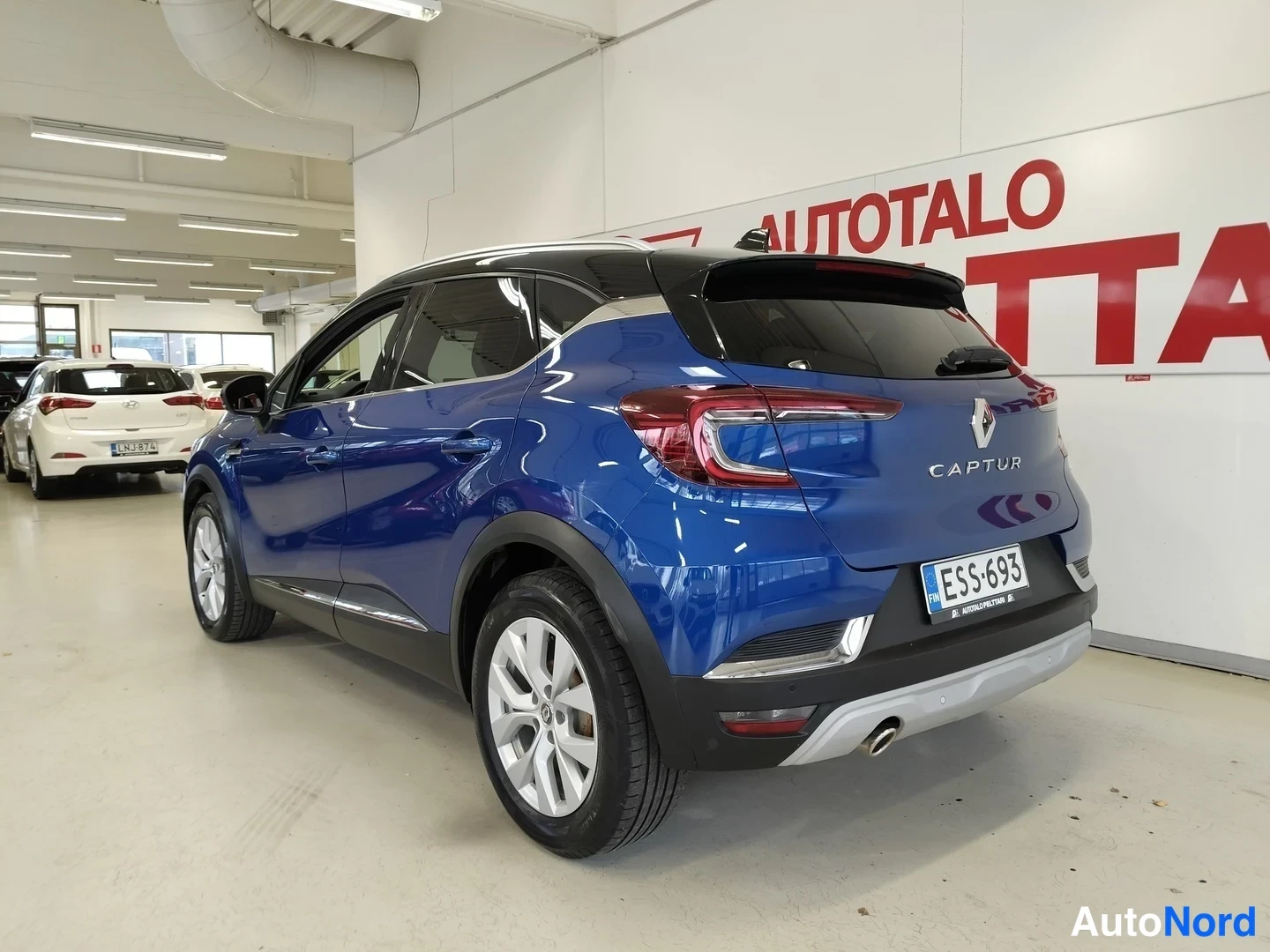 Sininen Renault Captur 2021, takaviisto, kuva 7