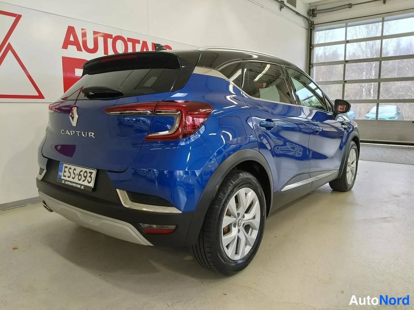 Sininen Renault Captur 2021, takaviisto, kuva 6