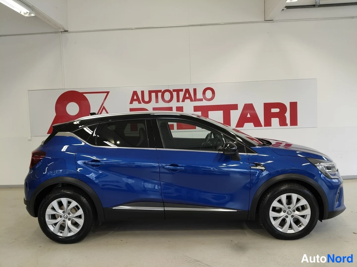 Sininen Renault Captur 2021, sivulta, kuva 4