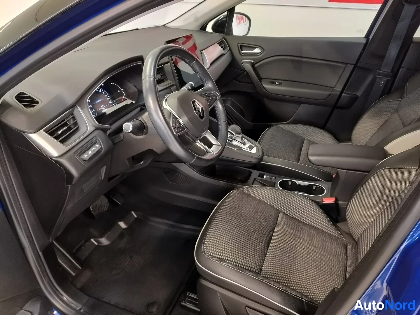 Sininen Renault Captur 2021, ohjaamo, kuva 9