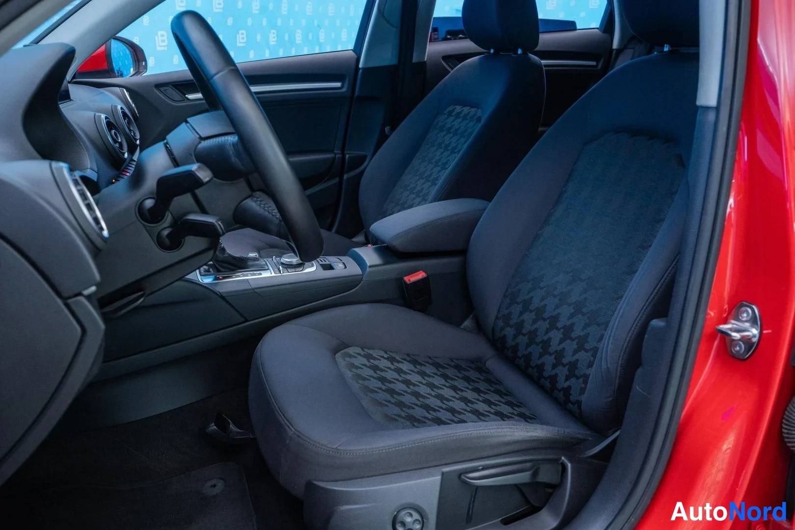 Red Audi A3 2013, front seats, photo 11