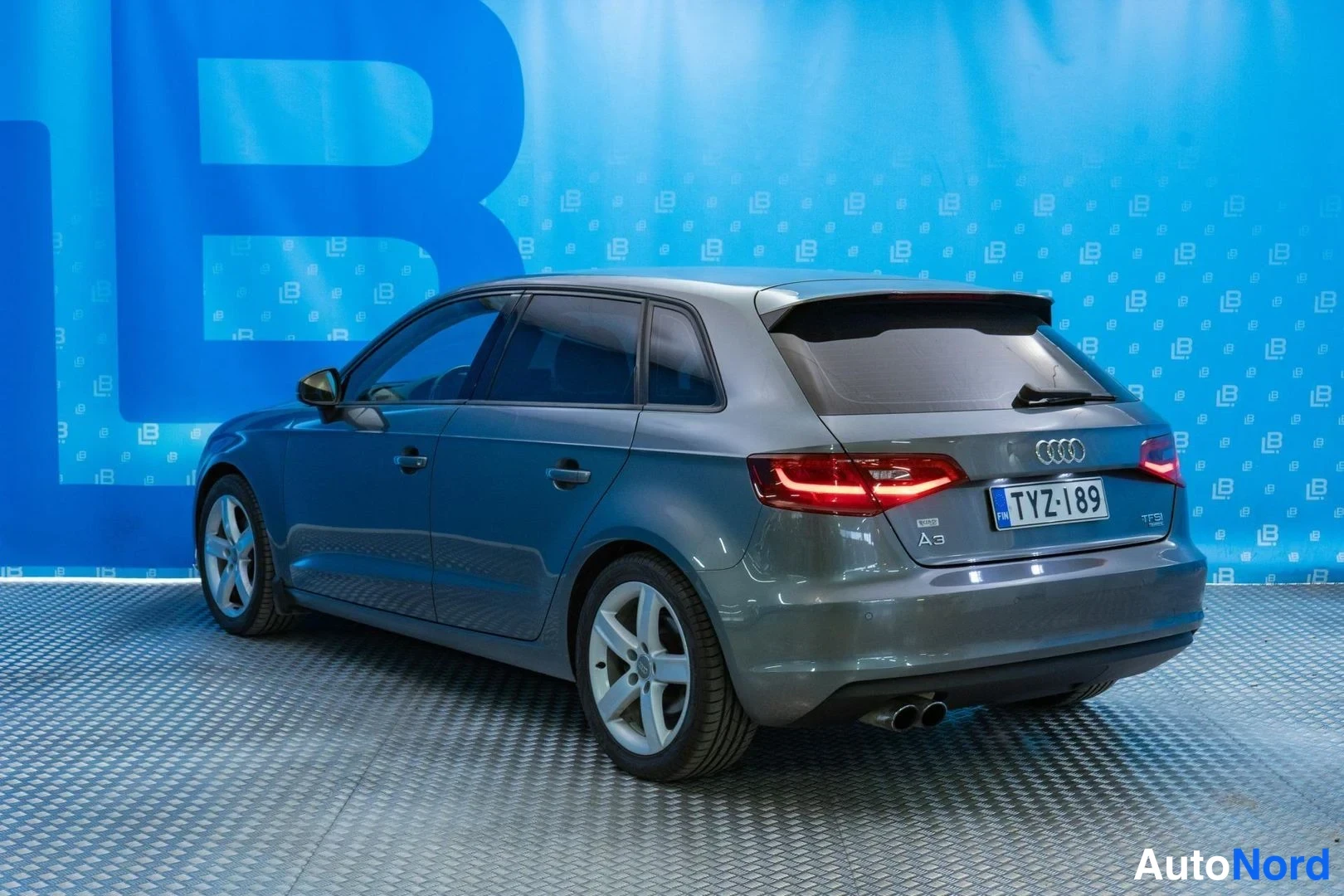 Grey Audi A3 2013, rear three-quarter, photo 5