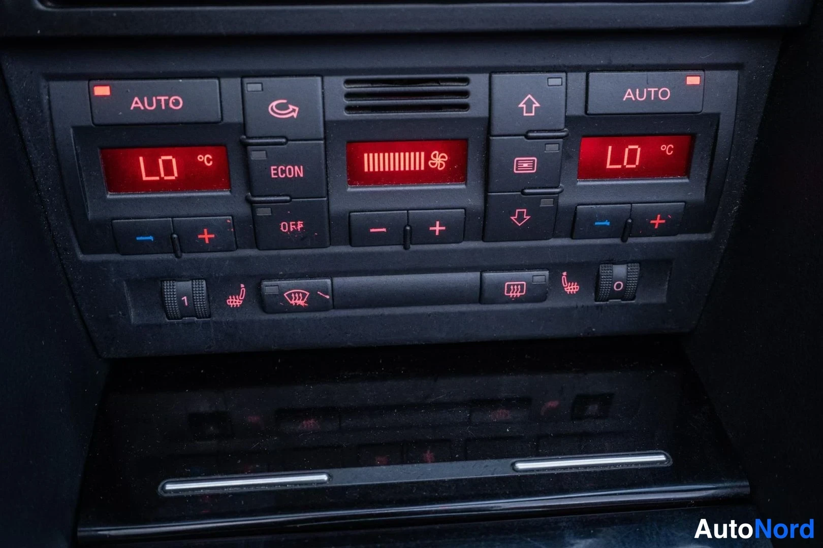 Black Audi A4 2003, detail, photo 17