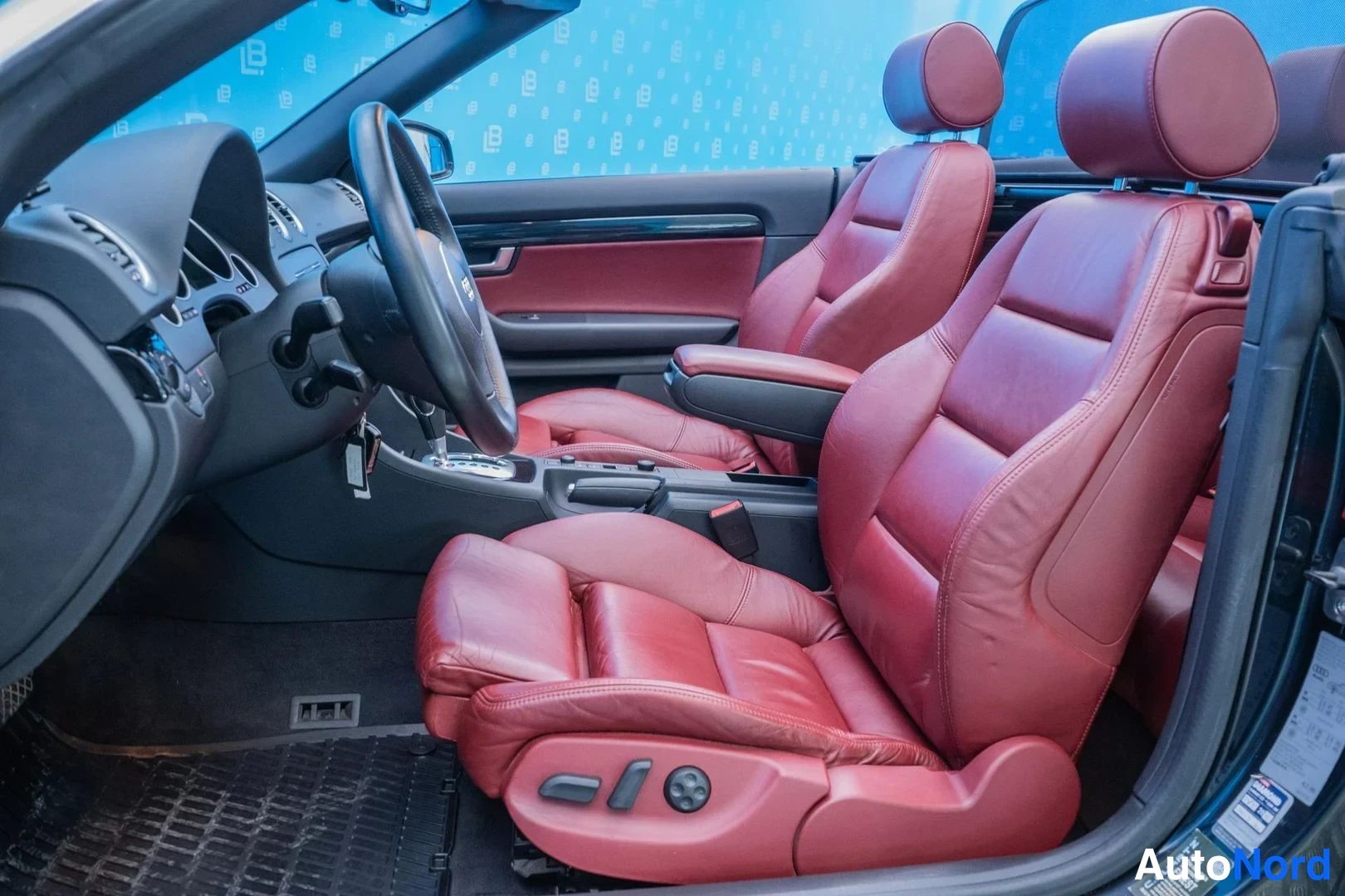 Black Audi A4 2003, front seats, photo 12
