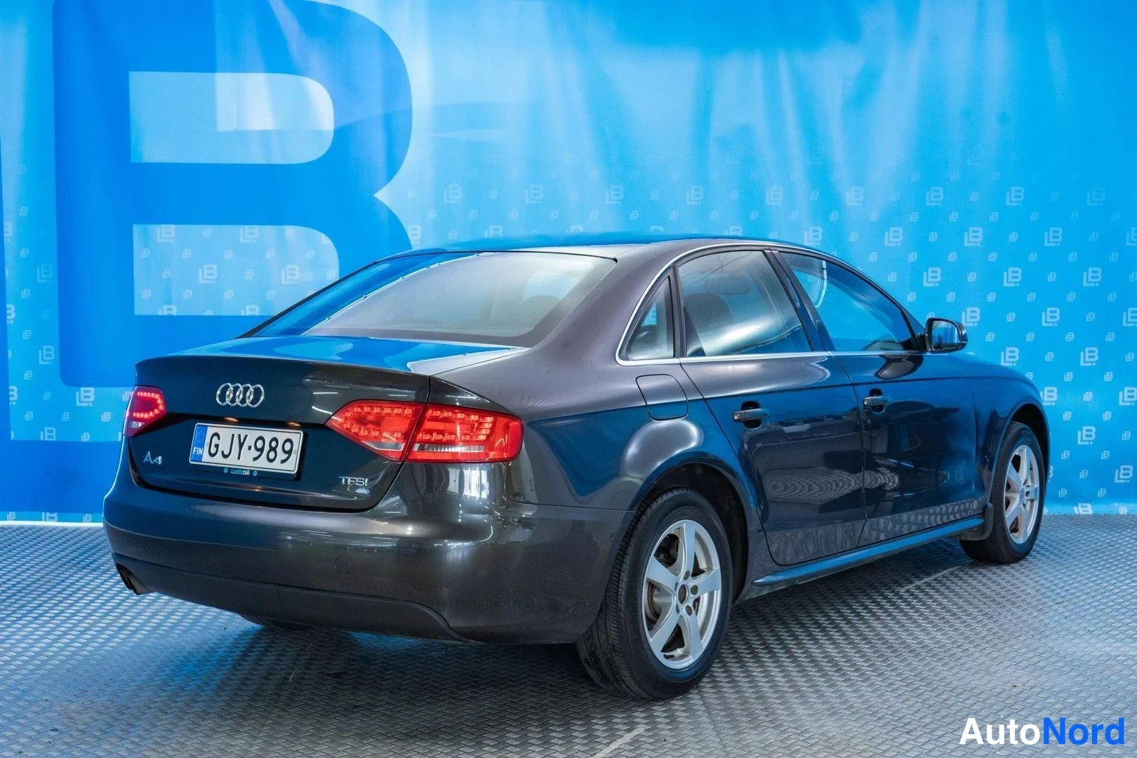 Grey Audi A4 2011, rear three-quarter, photo 6