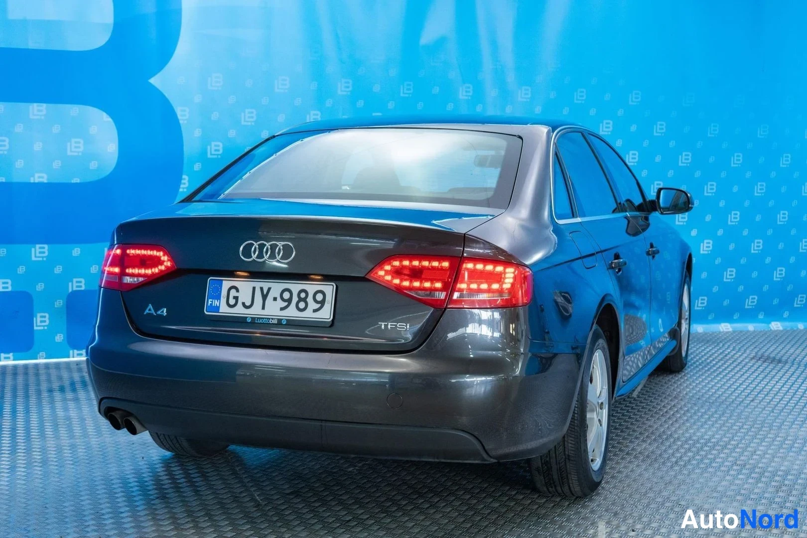 Grey Audi A4 2011, rear three-quarter, photo 4