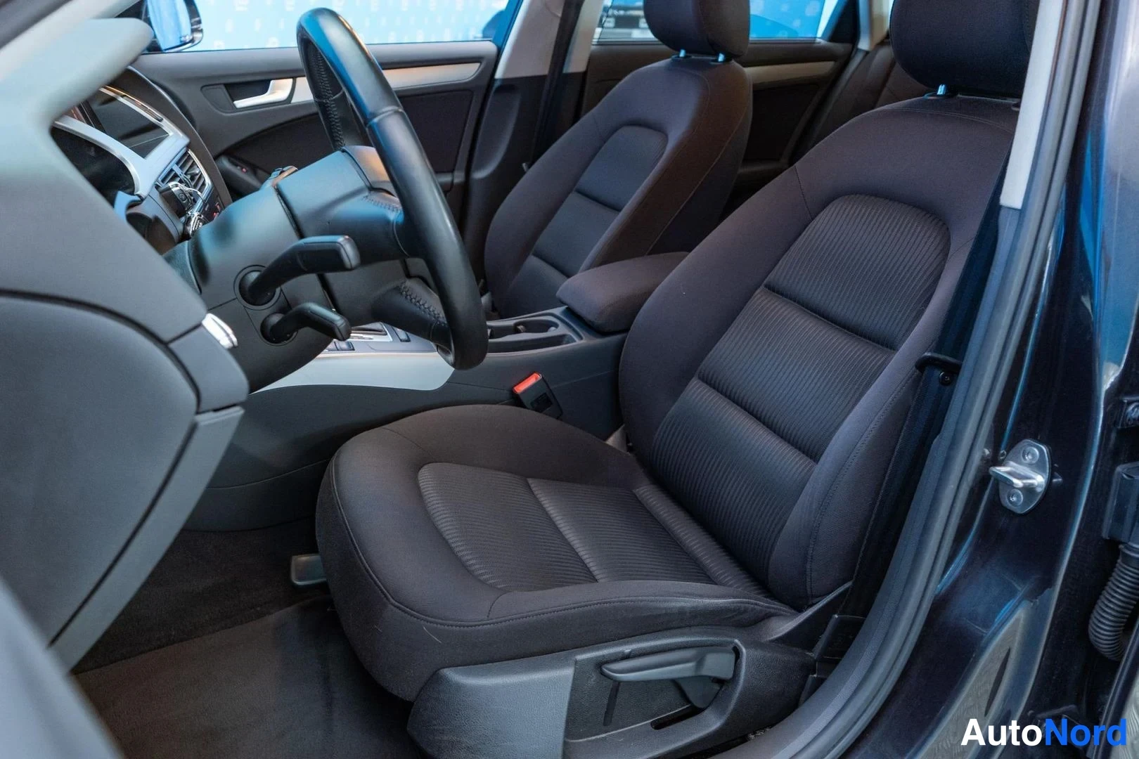 Grey Audi A4 2011, front seats, photo 9