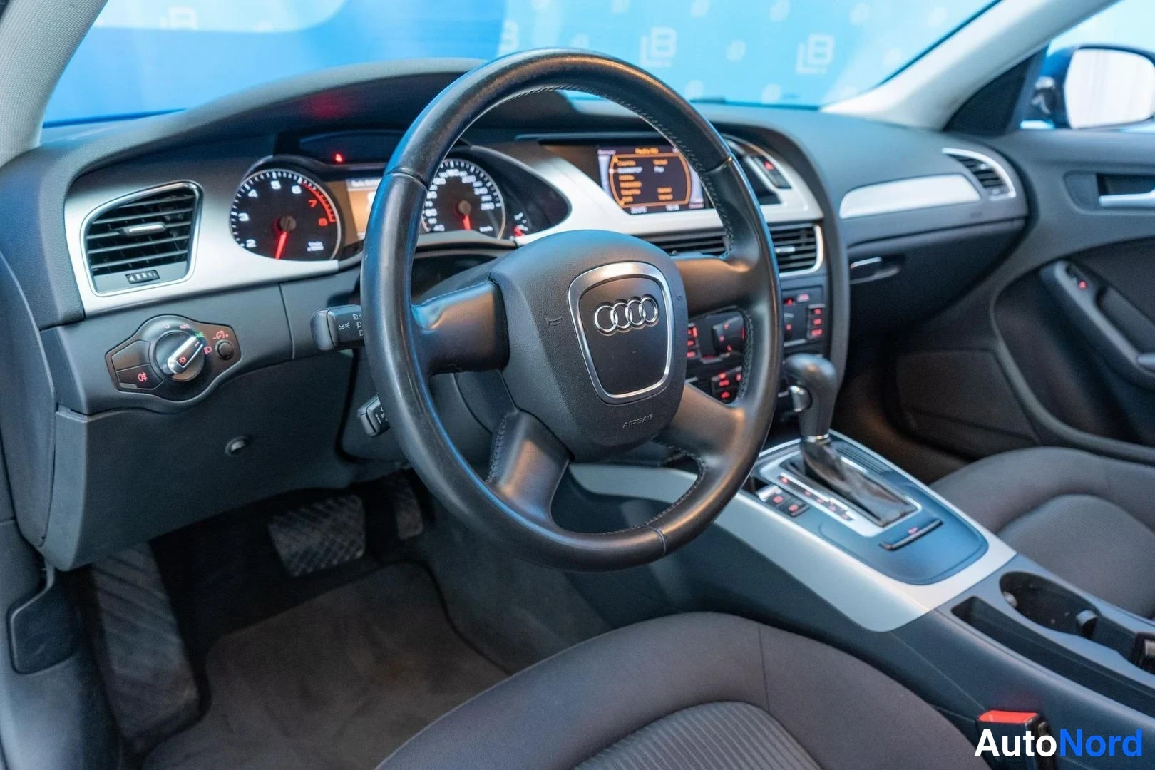 Grey Audi A4 2011, cockpit, photo 8