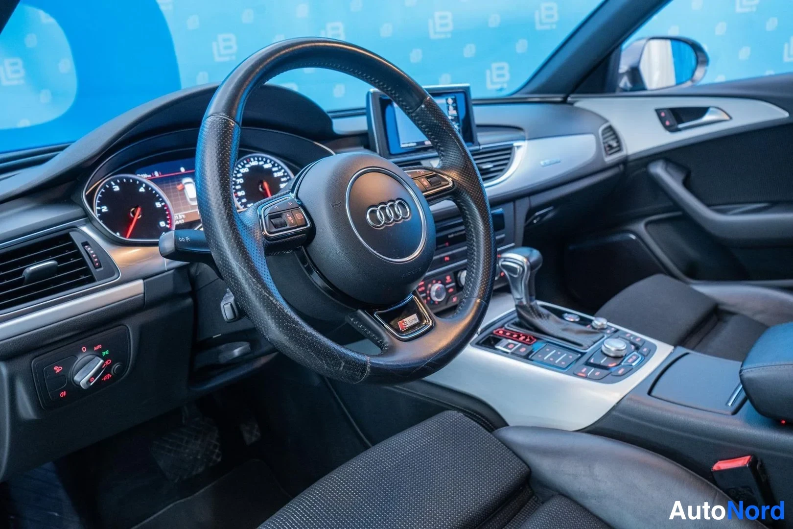 Grey Audi A6 2013, cockpit, photo 9